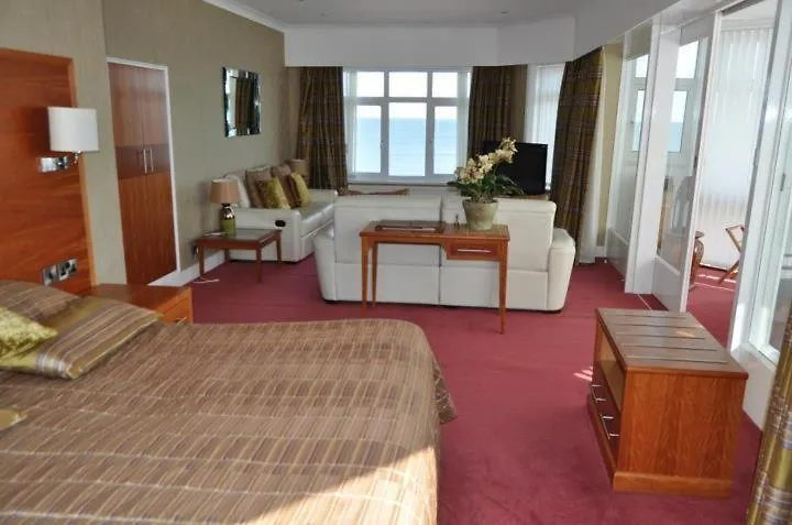 Expanse Hotel South Cave