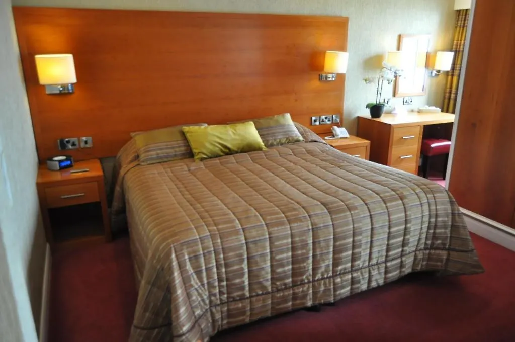 Expanse Hotel South Cave