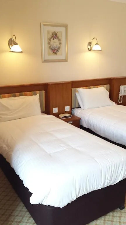 Expanse Hotel South Cave