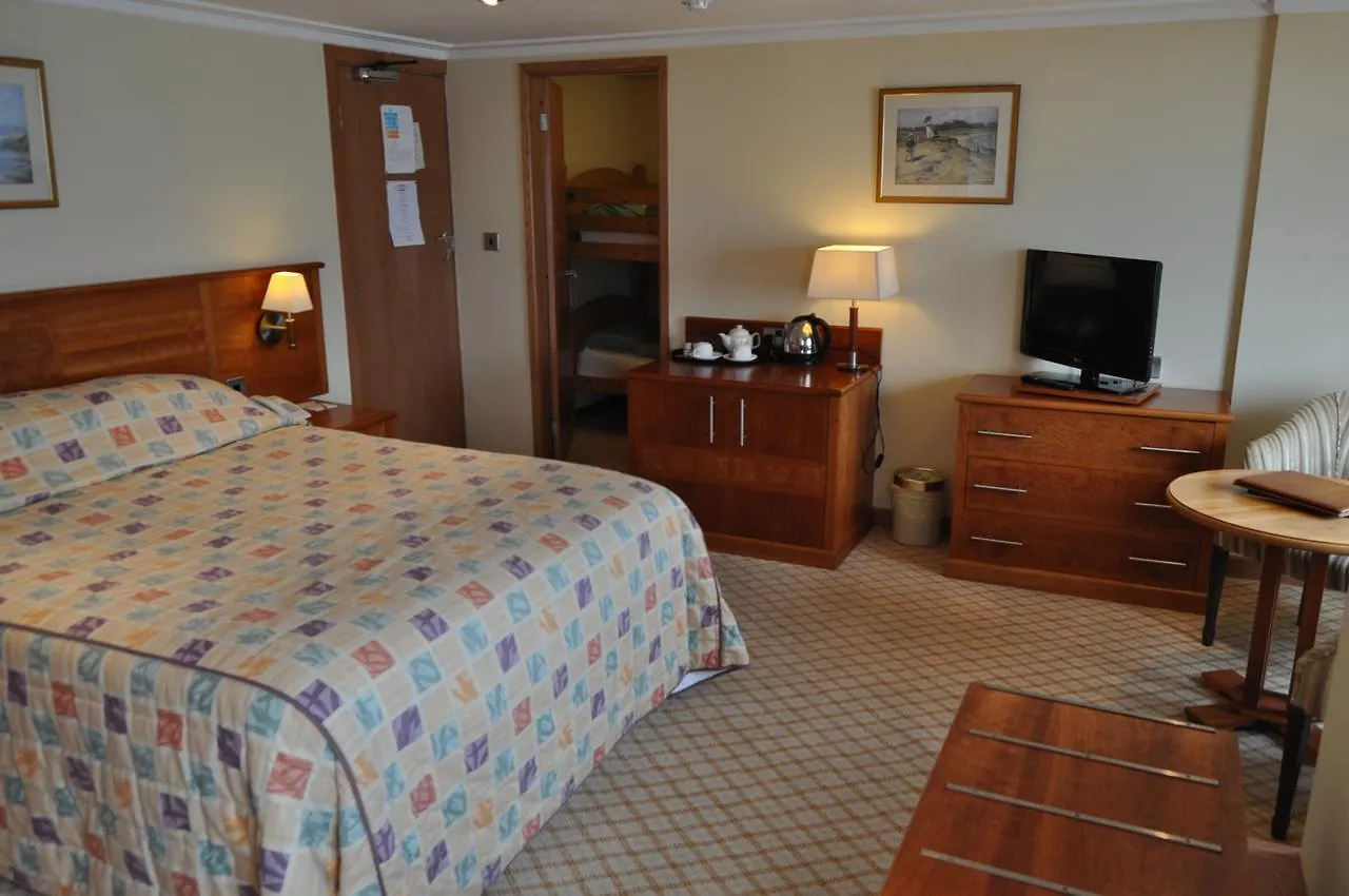 Expanse Hotel South Cave